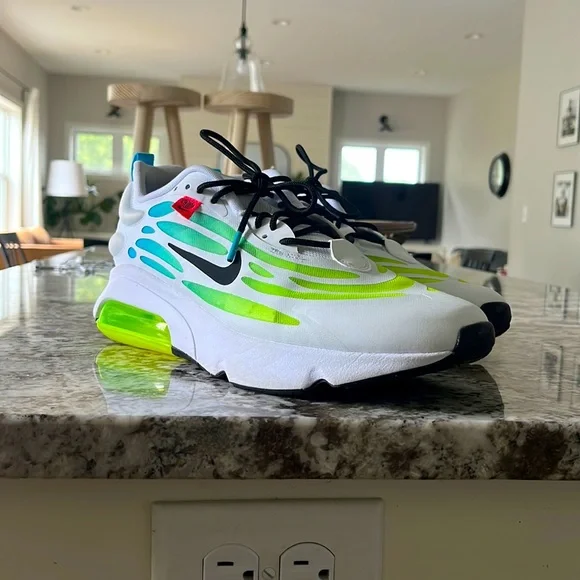 Nike | Shoes | Nike Airmax Exosense Worldwide Pack Worn Once  display picture 2